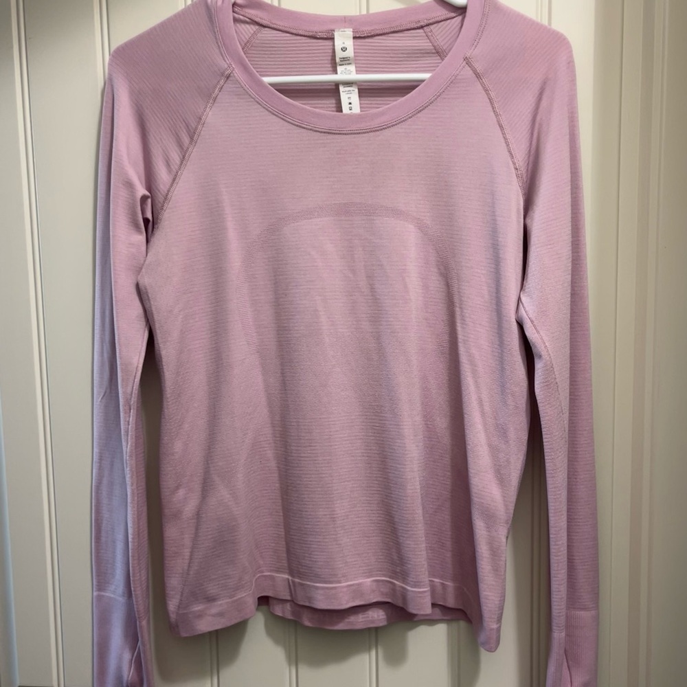 Lululemon Swiftly Tech Long-Sleeve Shirt 2.0
Waist Length!